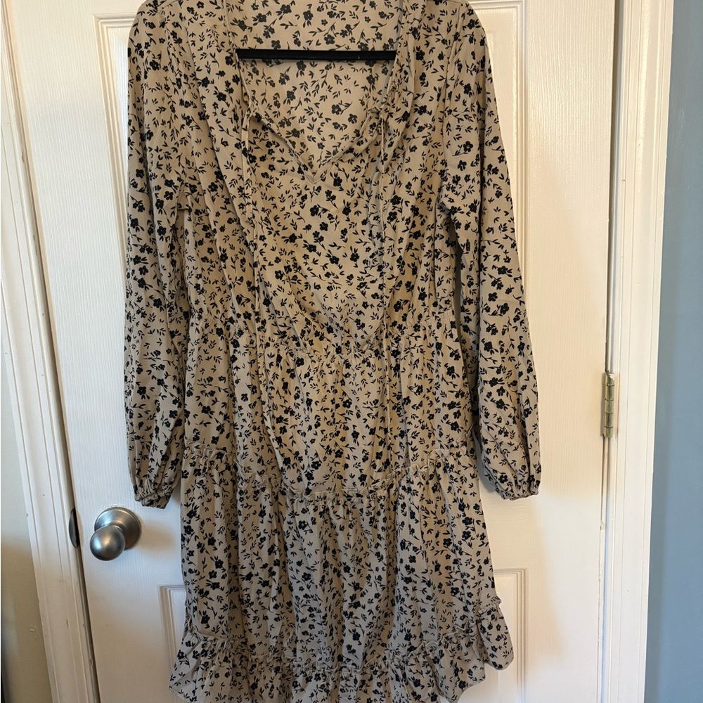 SHEIN Black and Tan Floral Long Sleeve Dress